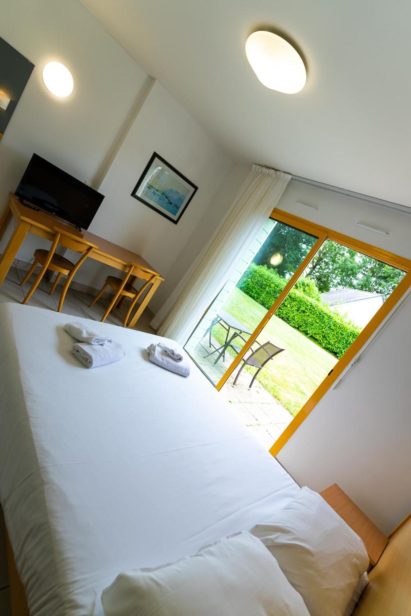 Azureva Tregunc Hotel Luaran gambar